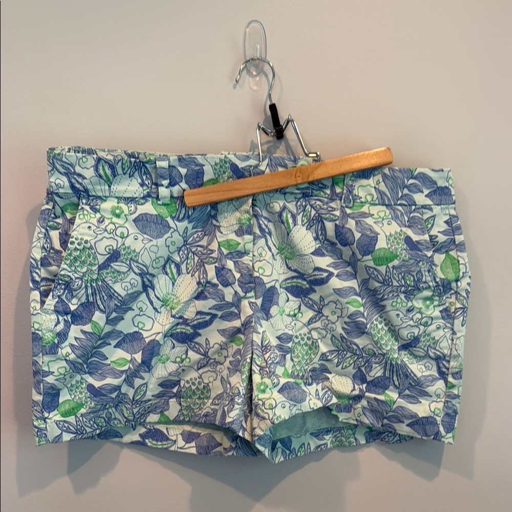 Vineyard Vines Blue and Green Bermuda Shorts with Relaxed Fit